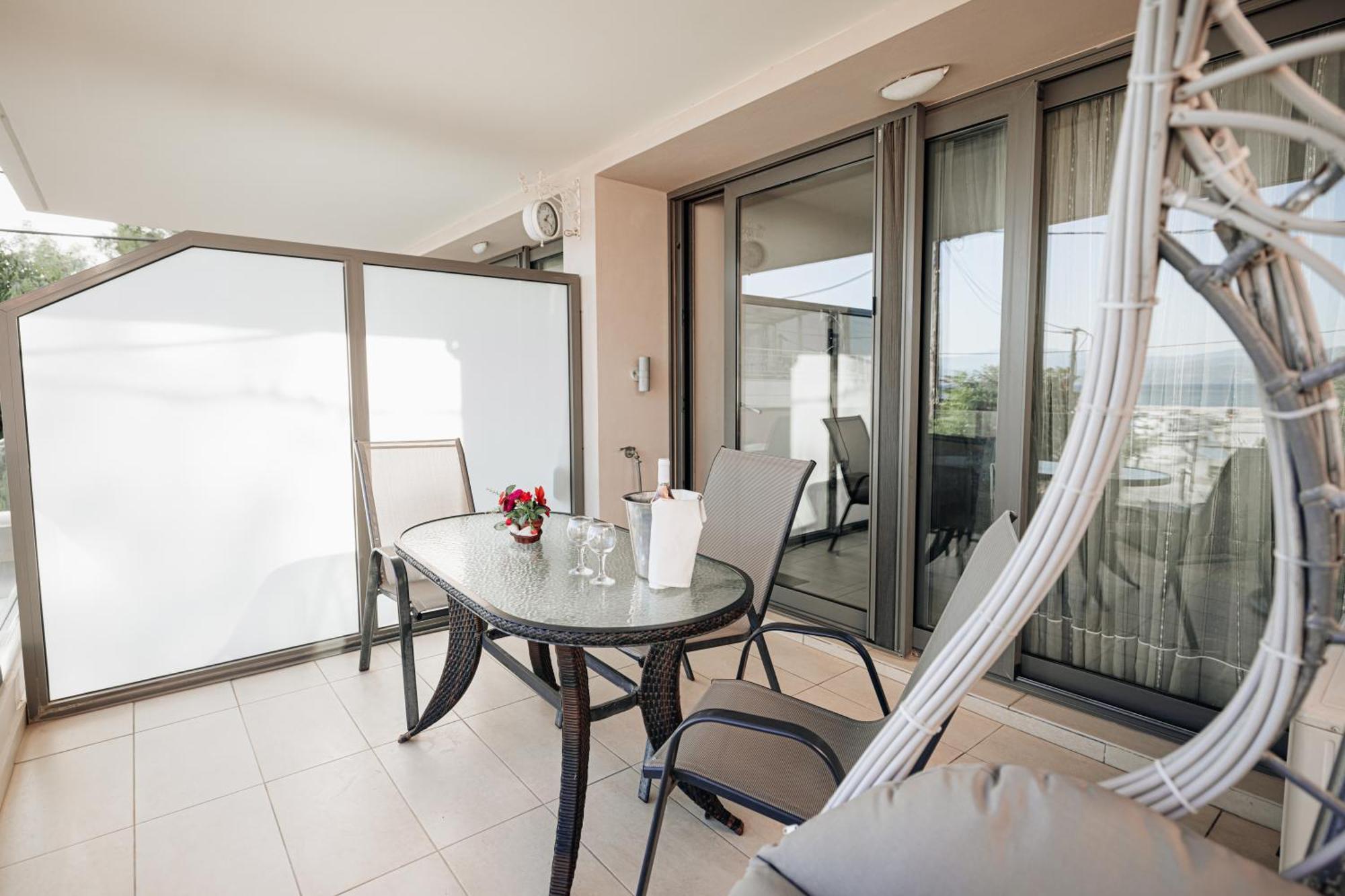 Filippos Apartments Amarynthos Eksteriør bilde