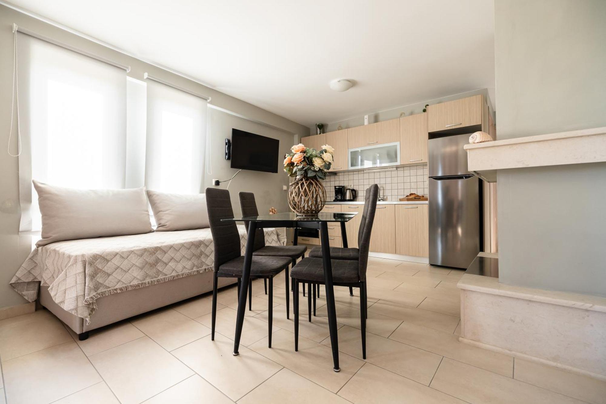 Filippos Apartments Amarynthos Eksteriør bilde